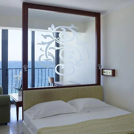 Mitsis La Hotel