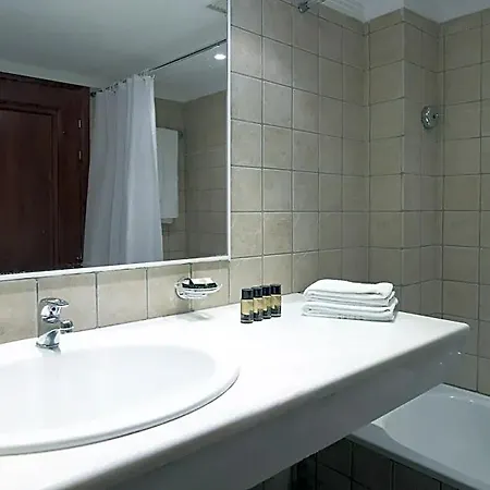 Mitsis La 4*
