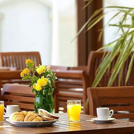 Mitsis La Otel 4*