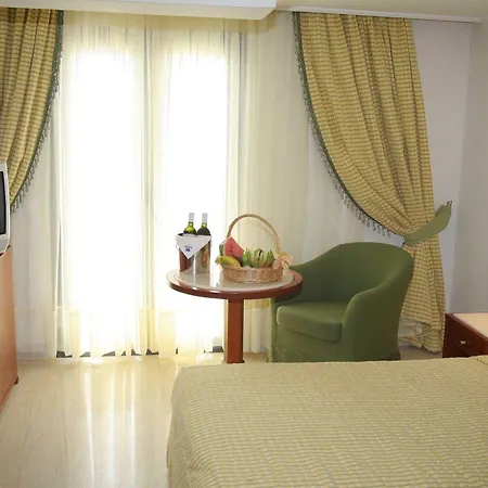 Otel Mitsis La